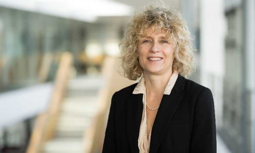 Headshot of Katie Thirlaway